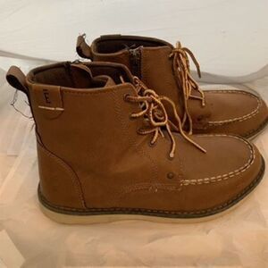 Crevo Buck Youth Size 5 Tan Ankle Boot